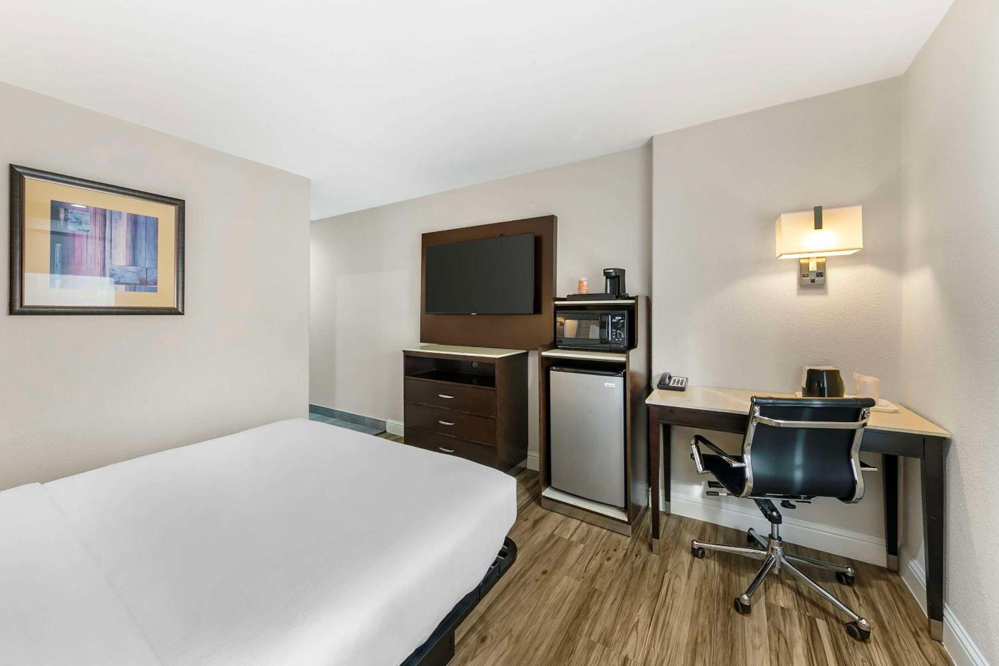 Quality Inn & Suites Sacramento Exterior foto