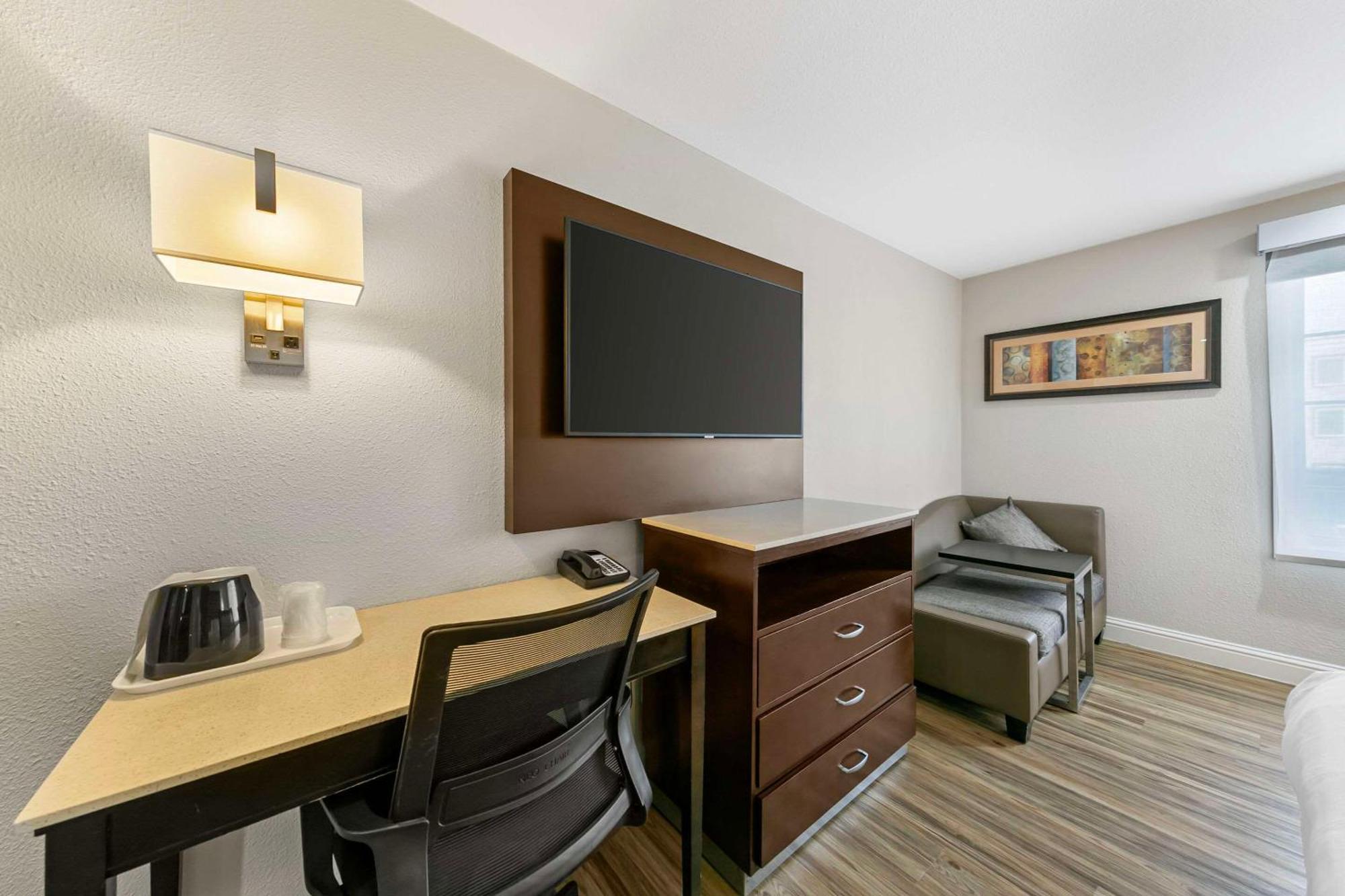 Quality Inn & Suites Sacramento Exterior foto